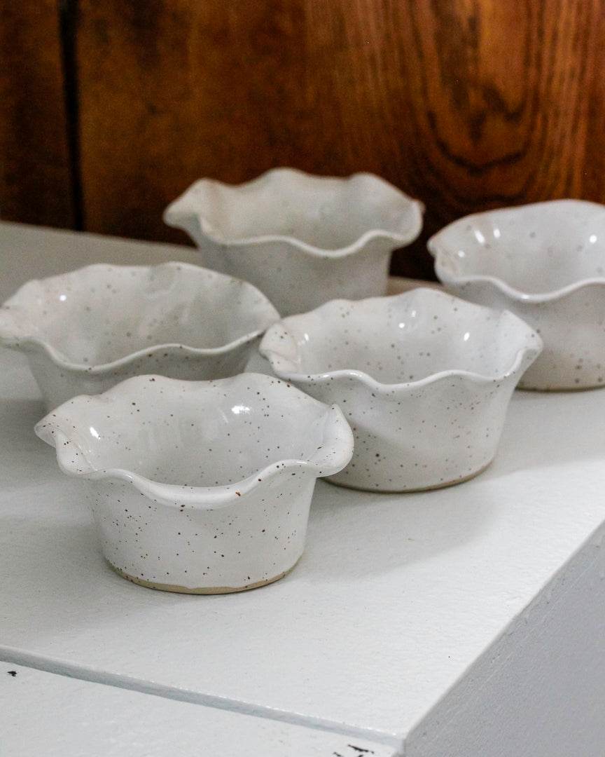 little wavy bowl ~ speckled white