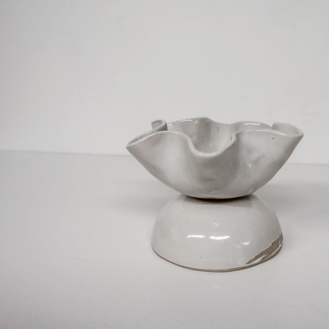 wavy bowl stand