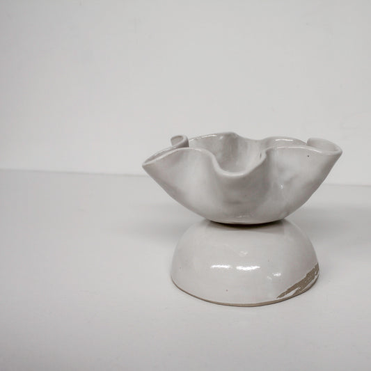 wavy bowl stand