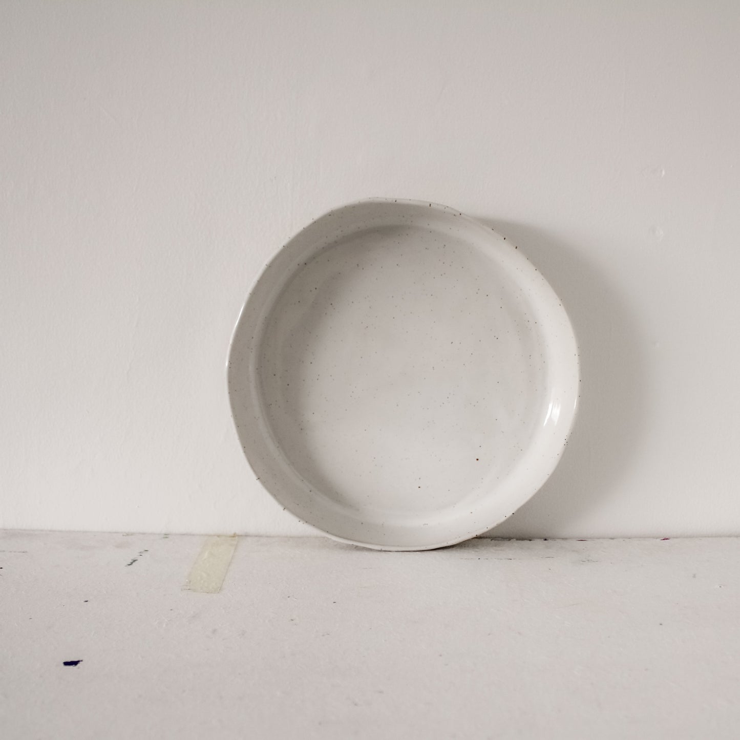 serving dish ~ speckled white